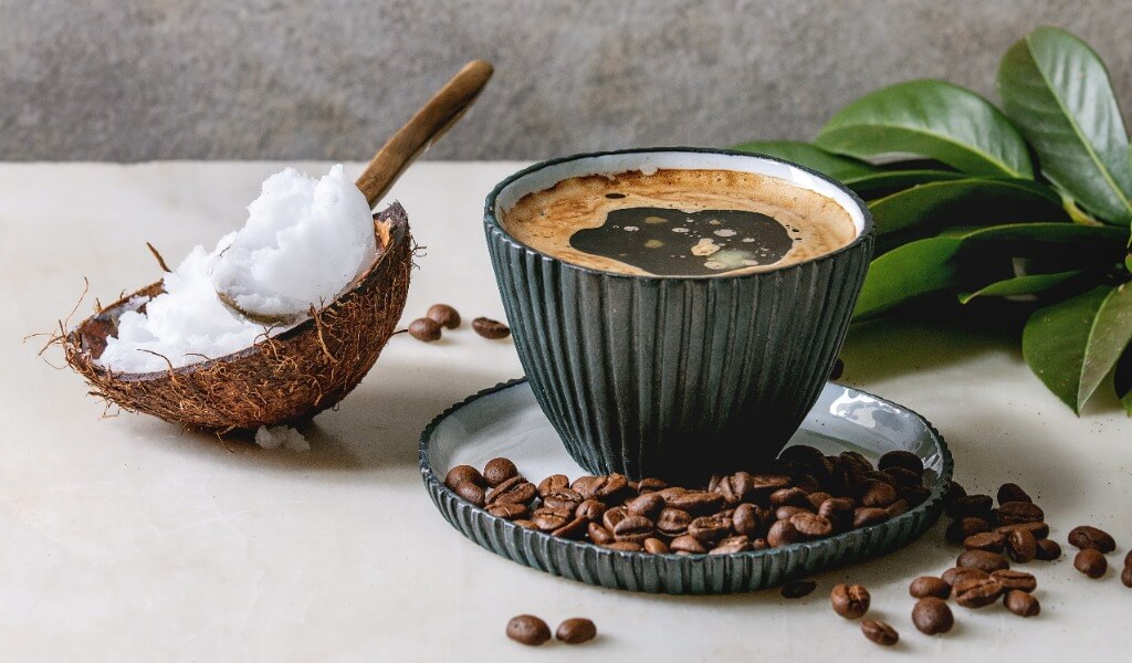 yag-yakan-hindistan-cevizli-kahve